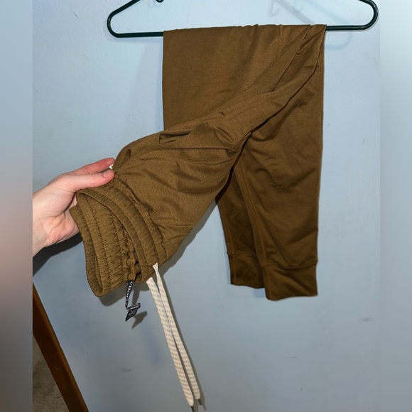 Vuori performance joggers size xs - Picture 5 of 5